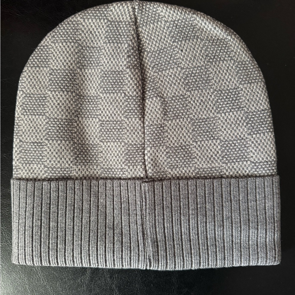Grey Beanie Lv - Picture 2 of 3